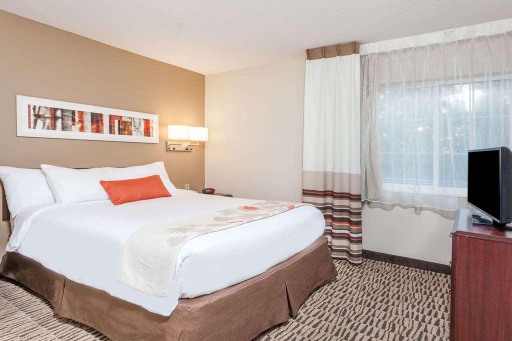Mainstay Suites Detroit Auburn Hills Room photo