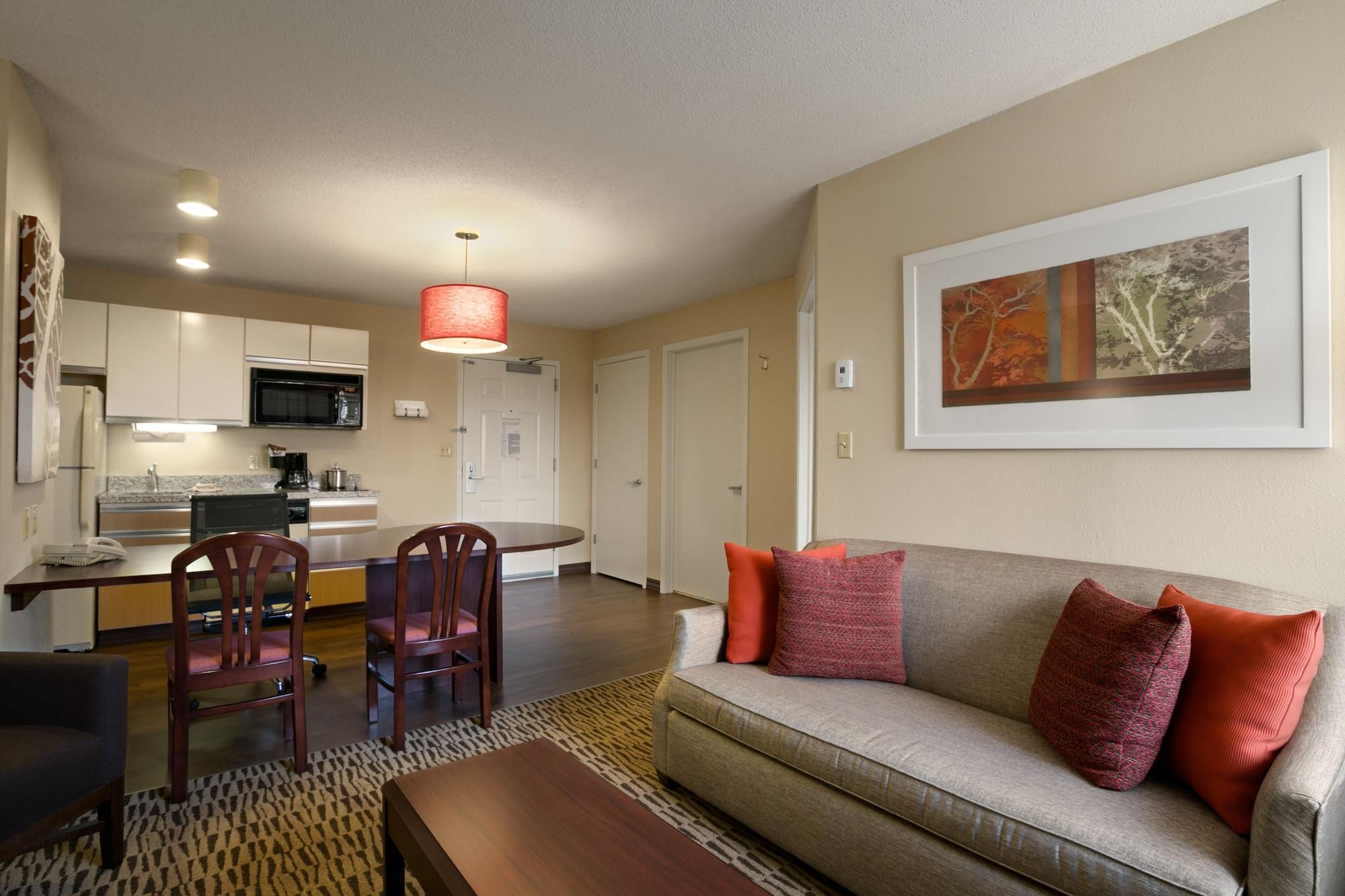 Mainstay Suites Detroit Auburn Hills Exterior photo