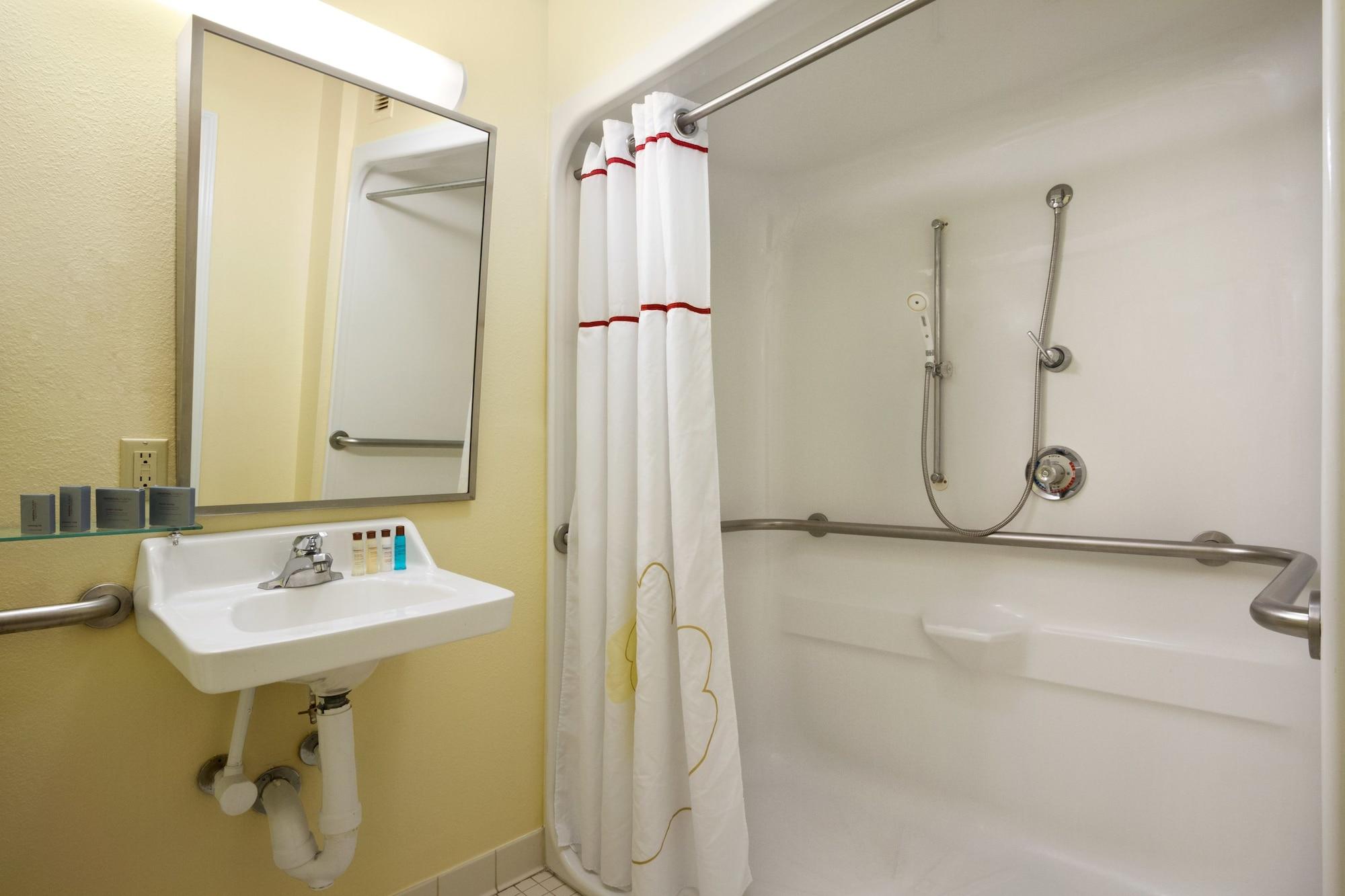 Mainstay Suites Detroit Auburn Hills Exterior photo