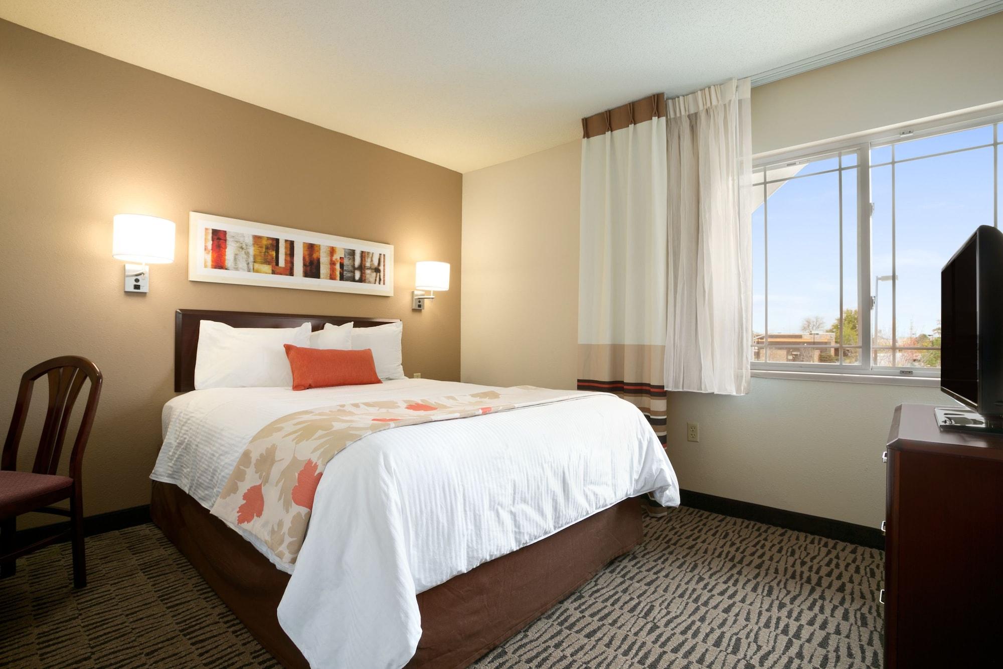 Mainstay Suites Detroit Auburn Hills Exterior photo
