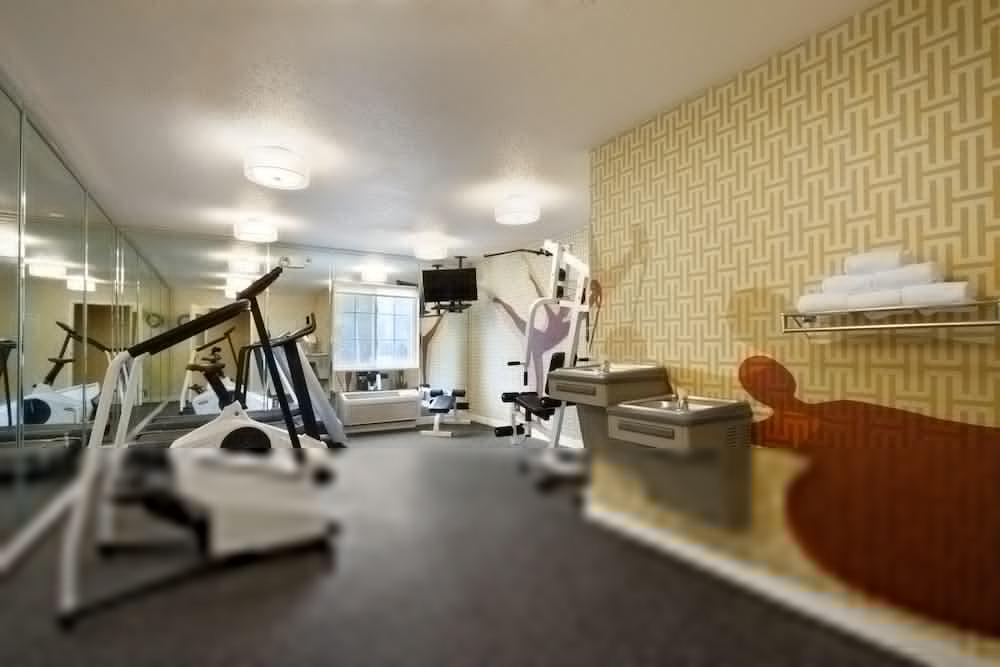 Mainstay Suites Detroit Auburn Hills Exterior photo
