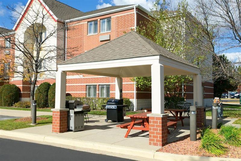 Mainstay Suites Detroit Auburn Hills Exterior photo
